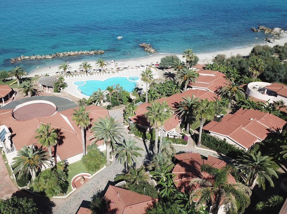 Villaggio Cala Di Volpe Aparthotel
