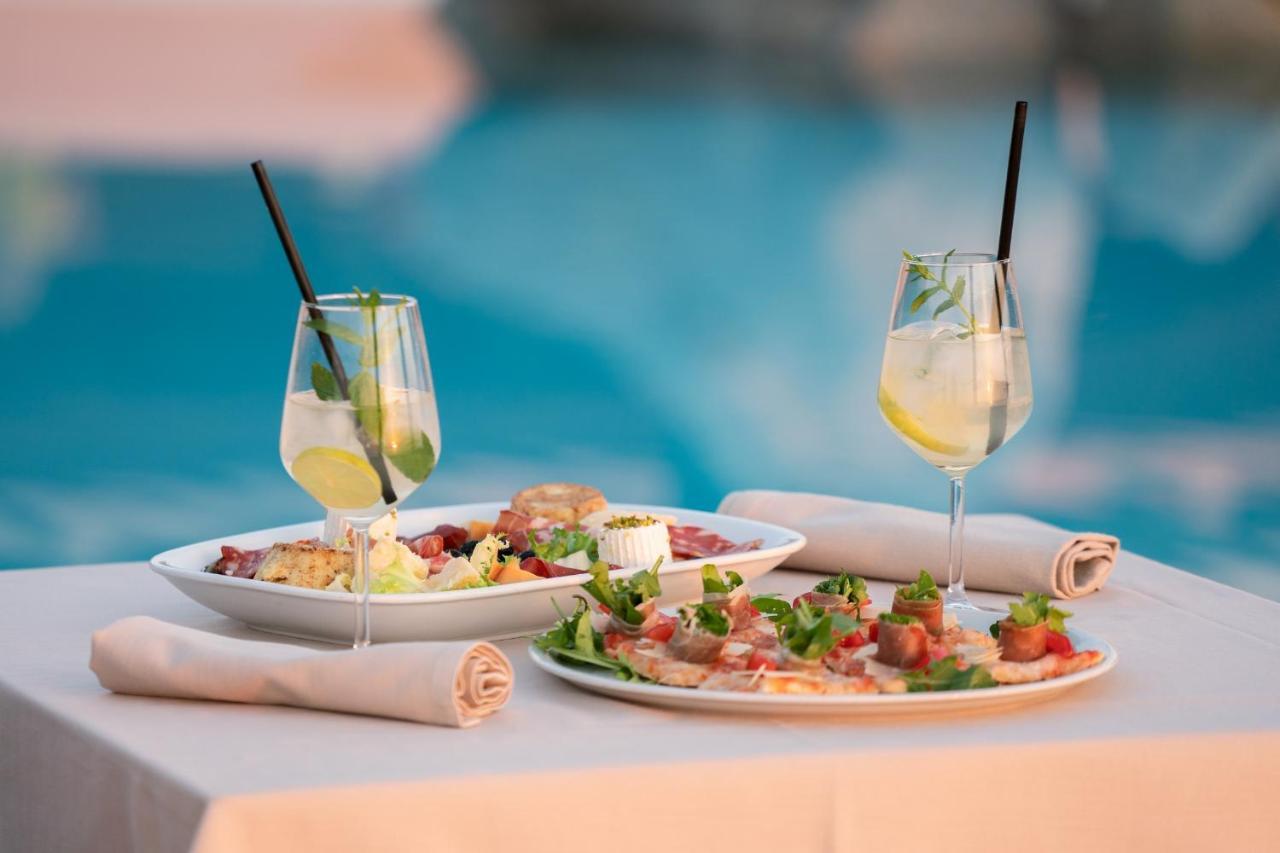 Villaggio Cala Di Volpe Aparthotel